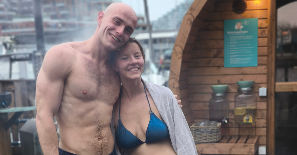 Eksklusiv Outdoor wellness for to i Aarhus. Nyd en hel tøndesauna eller vildmarksbad for kun to personer hos Surf Agency.