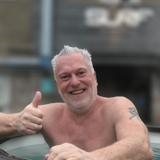 Sådan foregår saunagus hos Surf Agency.