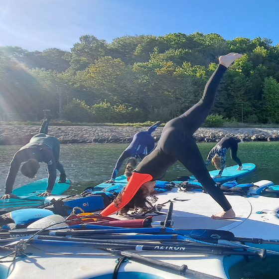 SUP yoga for alle i Aarhus.